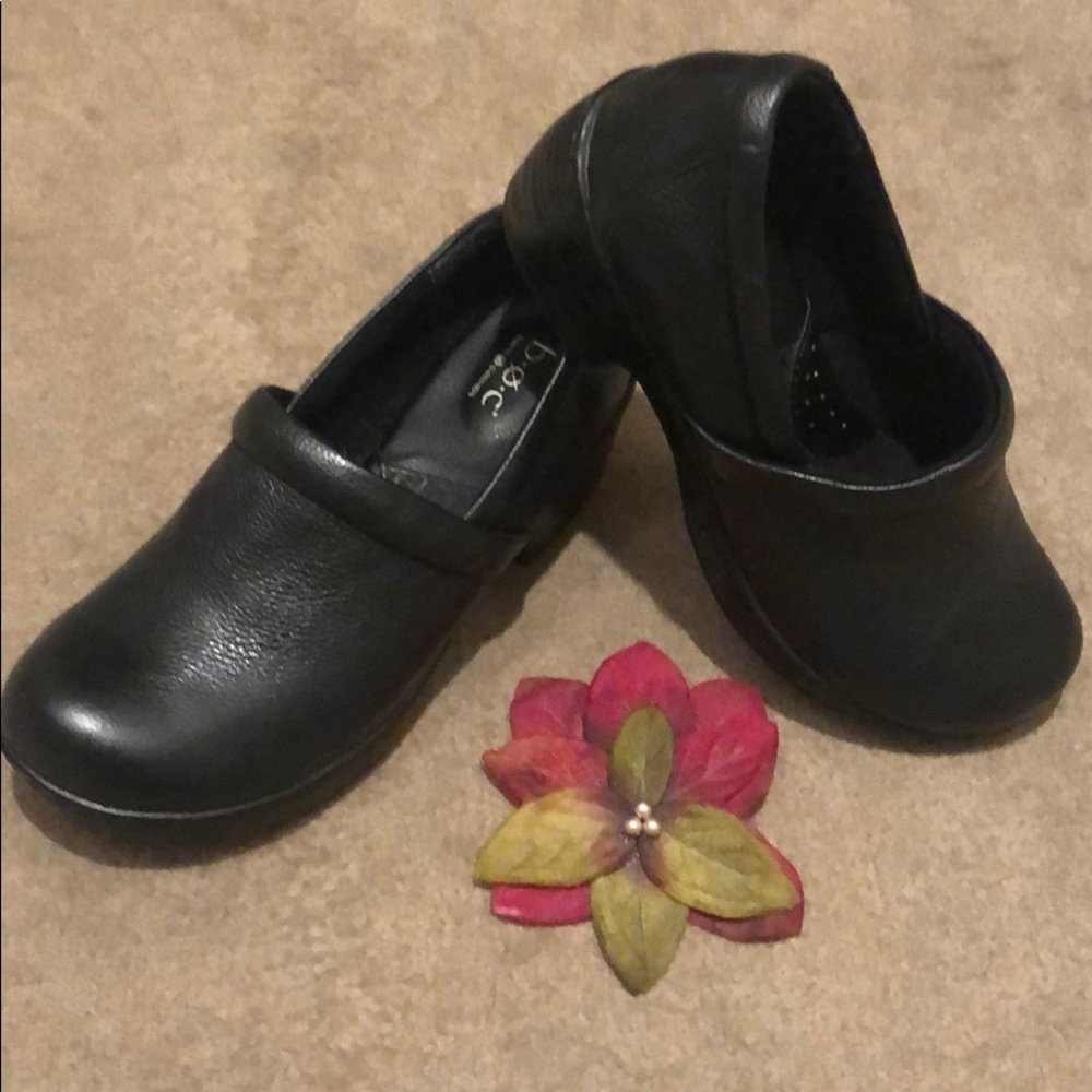 Born Concepts NADIYYA Leather clogs